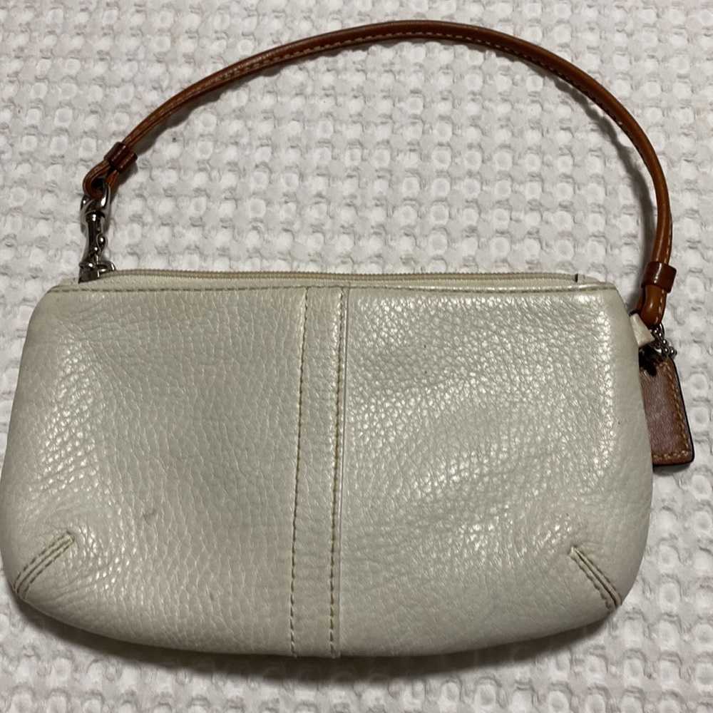 Coach Wristlet Snap Button Closure White /Tan. Very Good Condition. Used - Picture 7 of 11